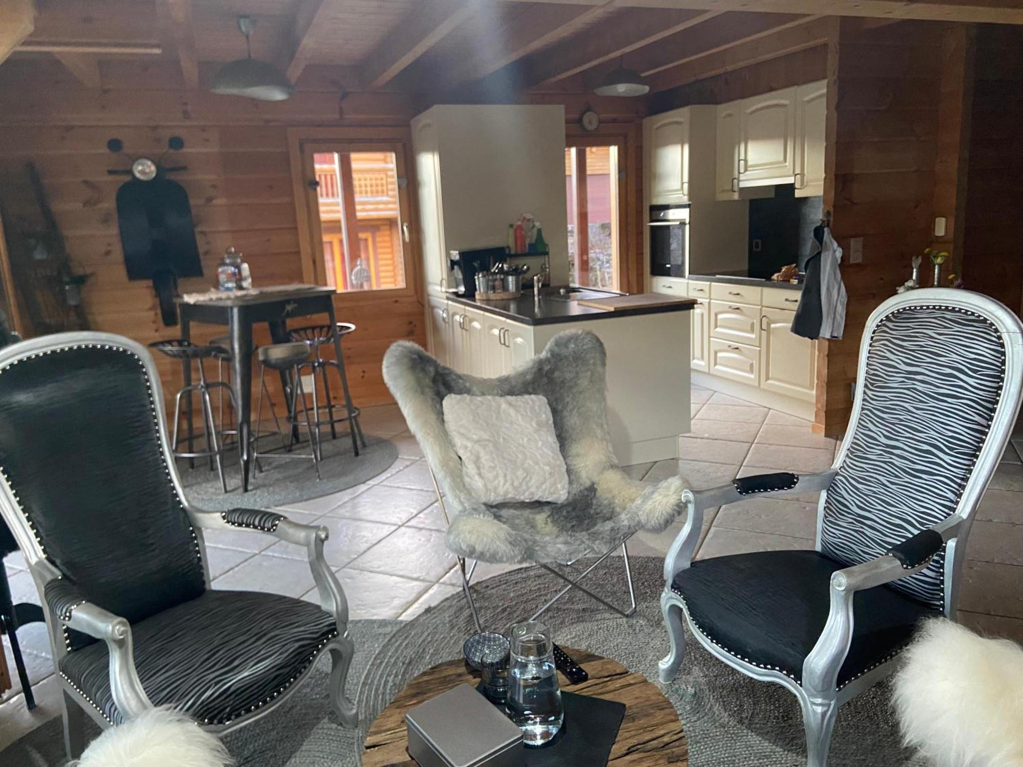 Les Savagnieres - Chambre Chez L Habitant Saint-Imier Esterno foto