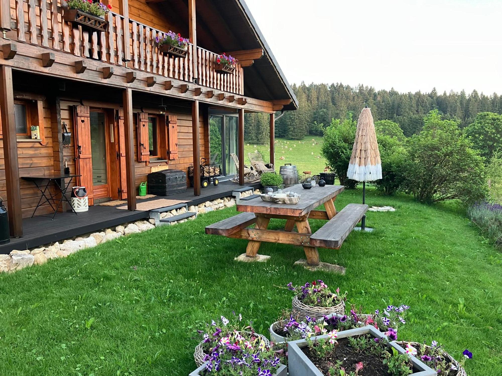 Les Savagnieres - Chambre Chez L Habitant Saint-Imier Esterno foto